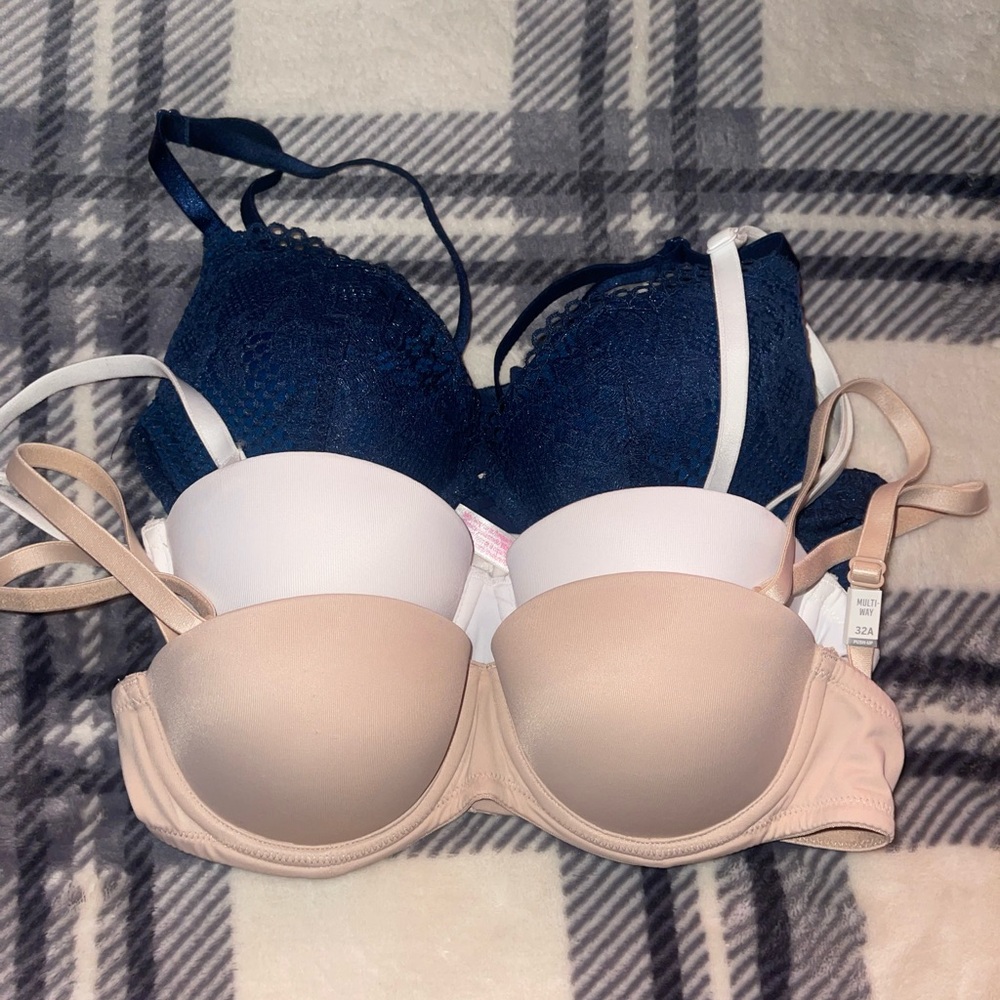 VS Victorias Secret Pink white and beige Wear everywhere push-up strapless 32A